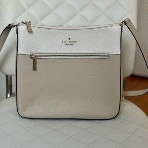 Kate Spade Two-Tone Crossbody Bag in Cream and White